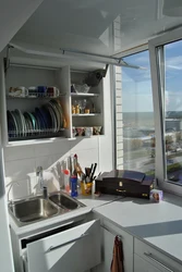 Фото кухонь вынесенных на балконе