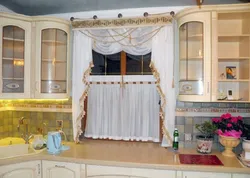 Дызайн кухні карніз шторы