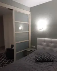 Перегородка спальни в однокомнатной квартире фото