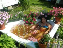 Bath in garden design
