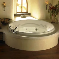 Круглая ванна ў інтэр'еры ваннага пакоя
