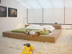 Кровати в полу спальня фото