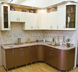 Угловые кухни коричневого цвета фото