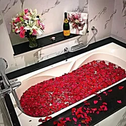 Photo in the bathroom with roses