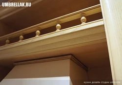 Oshxona uchun balustrades bu fotosurat