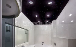 Черный потолок в ванне фото