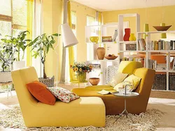 Желтая мебель в интерьере гостиной