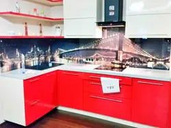 Qizil oshxona uchun backsplash dizayni