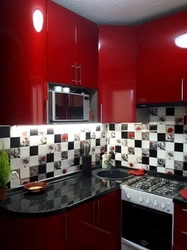 Qizil oshxona uchun backsplash dizayni