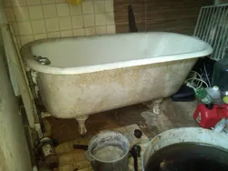 Photo Of An Old Bathtub