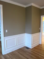 Plinths for the ceiling in the bedroom photo