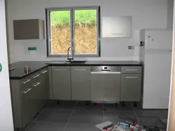 Фото кухни чтобы мойка была возле окна