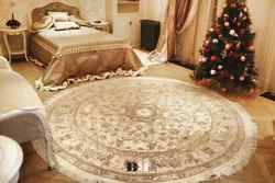 Oval rugs in the bedroom photo