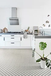Белый линолеум в интерьере на кухне