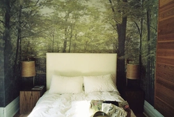 Фоташпалеры лес у інтэр'еры спальні