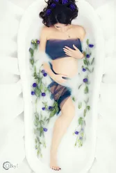 Фото беременности в ванной