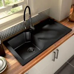 White kitchen black sink photo