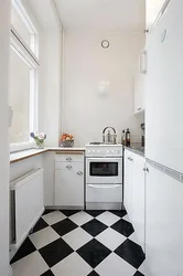 Чорна белая кухня дызайн у хрушчоўцы