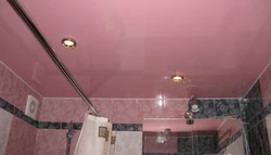 Фото матового натяжного потолка в ванной
