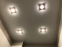 How to place lamps on the ceiling in the bathroom photo