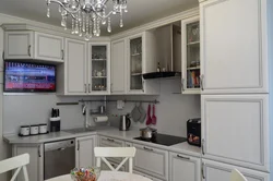 Фото небольшой кухни с телевизором