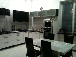 Black and white kitchen options photo