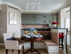 Интерьер кухни гостиной с угловым диваном