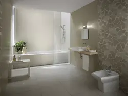 Интерьер фотодағы ваннаға арналған жылтыр плиткалар