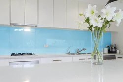 Glass Apron For White Kitchen Photo