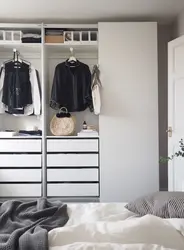Шкаф для одежды в спальню узкий фото