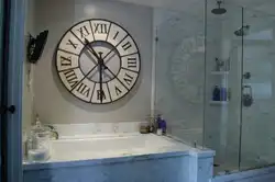 Часы и ванны фото