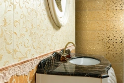 Золотая плитка в ванной комнате фото