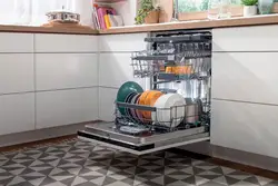 Посудомойка на кухне фото