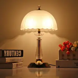 Yotoqxona fotosurati uchun stol lampalari