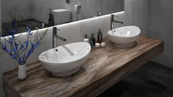 Banyoning ichki qismidagi kulrang lavabo