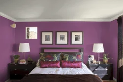 Plum color in the bedroom interior