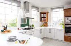 Kitchen With 3 Windows Photo
