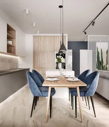 Дизайн кухни и гостиной с синими стульями