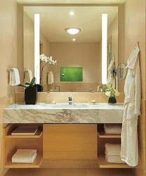 Bathroom Design With Large Mirror