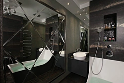 Дизайн ванной комнаты с большим зеркалом
