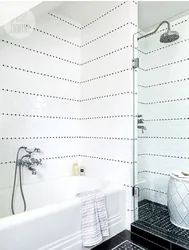 Striped tiles photo bath
