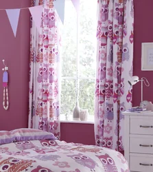 Curtain design for a teenager's bedroom