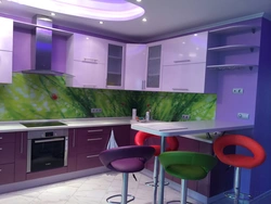 Интерьер фиолетово зеленой кухни