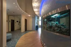 Дызайн пярэднім пакоі з акварыумам