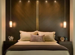 Светильники над кроватью в интерьере спальни фото
