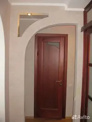 Photo of plasterboard arches in the hallway of an apartment