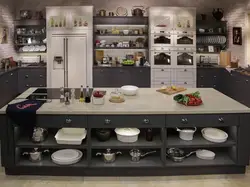 Интерьер кухни с посудой