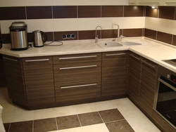 Countertop and apron for the kitchen color combination photo