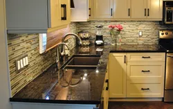 Countertop and apron for the kitchen color combination photo