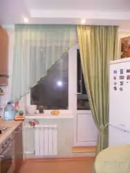Дызайн шторы на кухню за халадзільнік